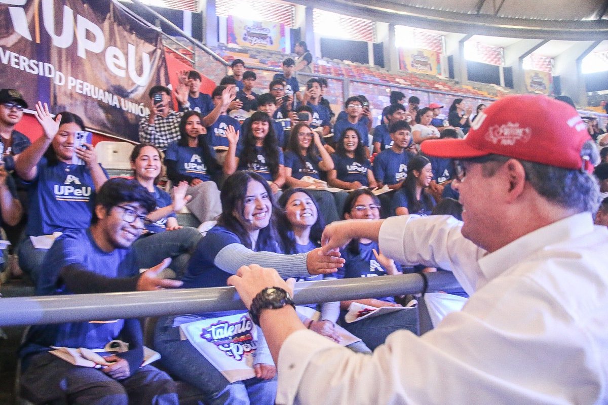 Servir al Perú desde abril de 2024 fue un honor. Con el #PactoSocialPorLaEducación impulsamos la mayor inversión en infraestructura educativa en años y un histórico aumento en becas que amplió oportunidades para los jóvenes. Seguiré trabajando por un mejor futuro para el país. 🇵🇪