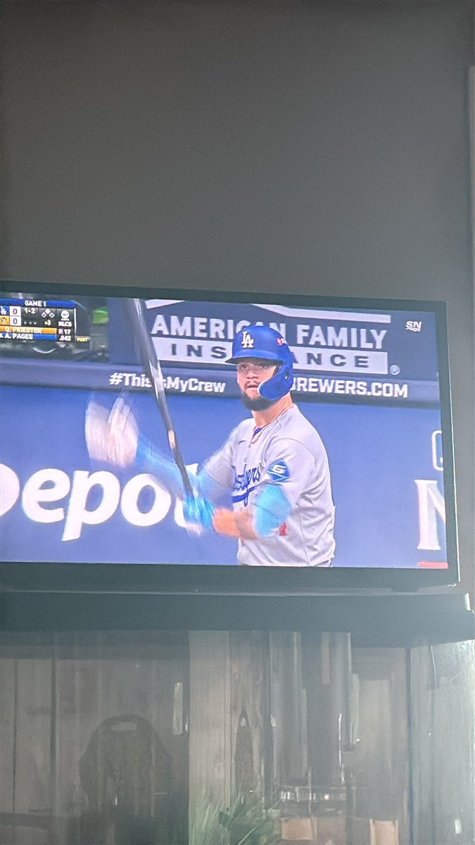 TB83617012's tweet image. NLCS ready #AndyPages