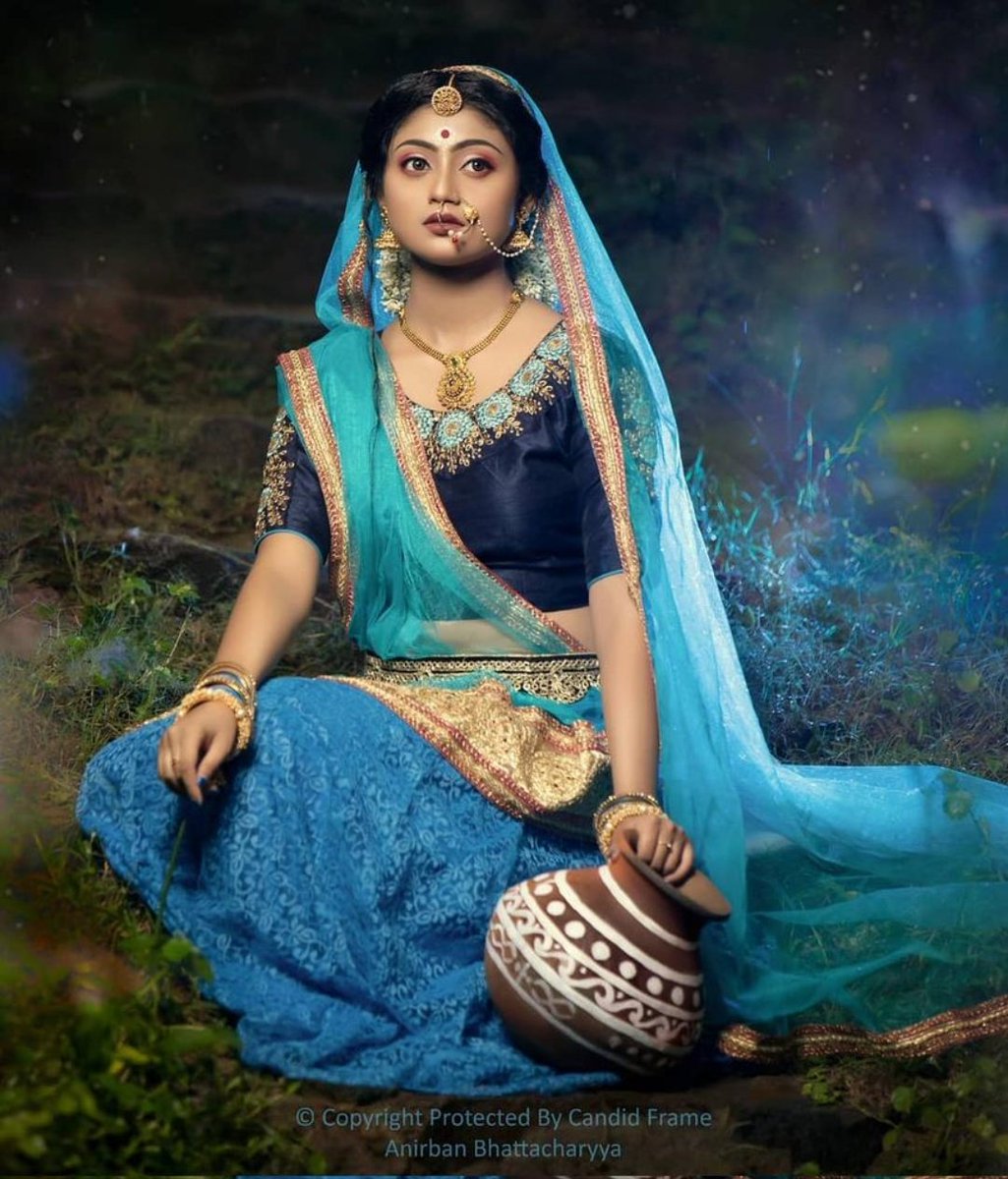 🌊"राधा रानी जब यमुना किनारे मटकी भरने जाती हैं, तो लहरें भी ठहरकर उनका रूप निहारती हैं।"🌊🌳
Good morning 🌄 

#RadhaRani #यमुनाकिनारा #राधाकृष्ण #भक्ति #राधे_राधे 🌷🌷