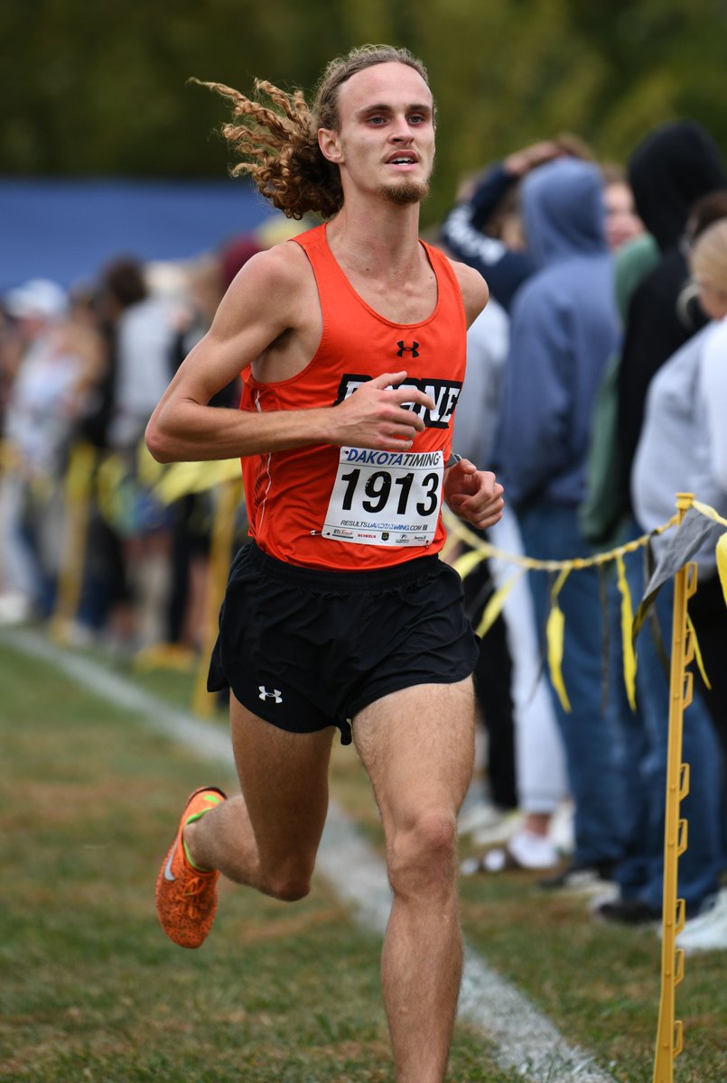 Scoop_DoaneTF's tweet photo. You could say that the #DoaneXC men were on a mission at the #DordtInvite…Grigsby, Bickley, Wall and Keter were covered by less than 19 seconds in the top 20, and we topped the NAIA contingent in the 16-team Gold Division, headed only by D2 Augie and D1 SDSU… https://t.co/n4Wbcdw1nS
