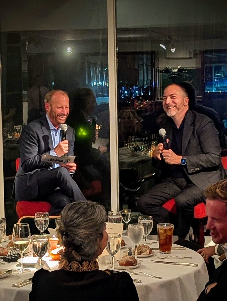 DPAAglobal's tweet image. An inspiring evening of conversation with @barryfrey and @chucktodd  ahead of the #DPAA #VideoEverywhereSummit. 

It’s the perfect prelude to tomorrow. See you soon!

#OOH #Leadership #DPAA #DPAASummit