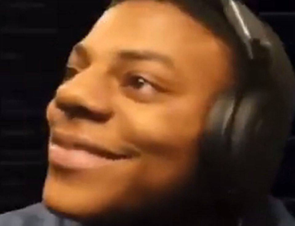 ThatguyMaxFr's tweet image. Turnover man back