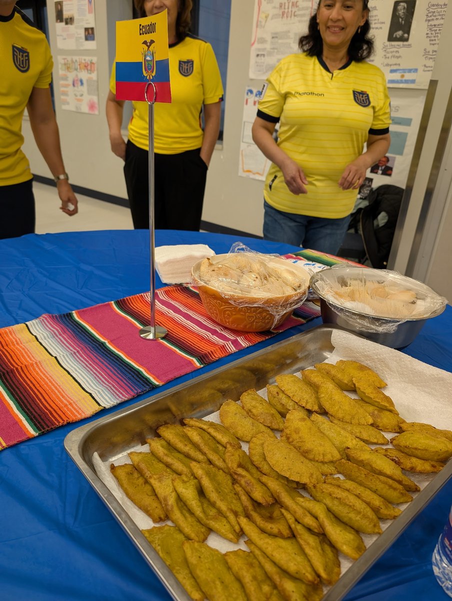 ADNovacekOPS233's tweet photo. Finishing up Hispanic Heritage Month with our annual celebration at St. Paul Catholic Church. Always a fun event with incredible food from around the world! #OwlPower https://t.co/Onn1gydpWy