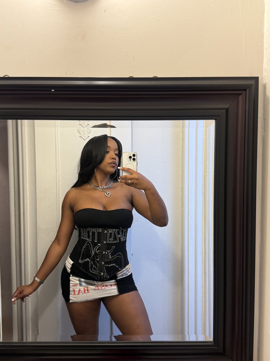 oh hey I didn’t see you there 🥰