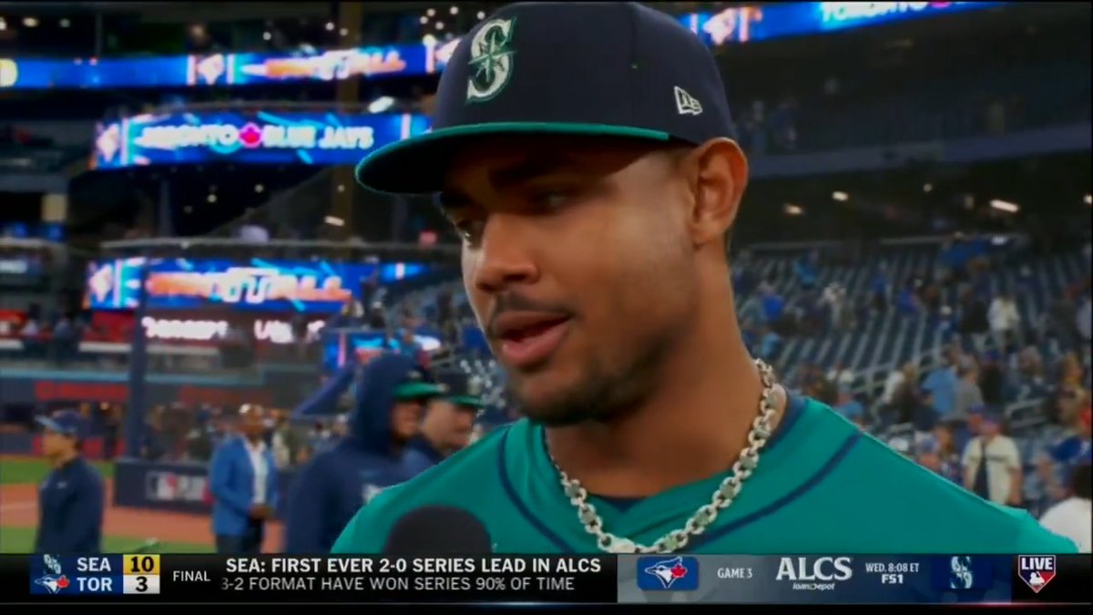 .@JRODshow44 set the tone early with a three-run homer in the first inning!

@jonmorosi chatted with the @Mariners star after tonight's Game 2 victory. #SeizeTheMoment 