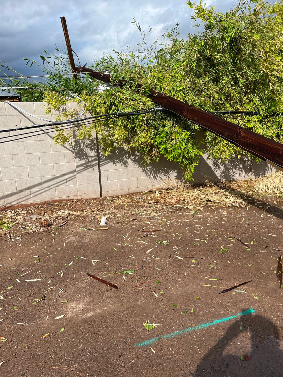 SRPconnect's tweet image. Our crews will continue working until power is fully restored across the Valley following this afternoon’s storms. We appreciate our customers’ patience as we work as safely and quickly as possible.