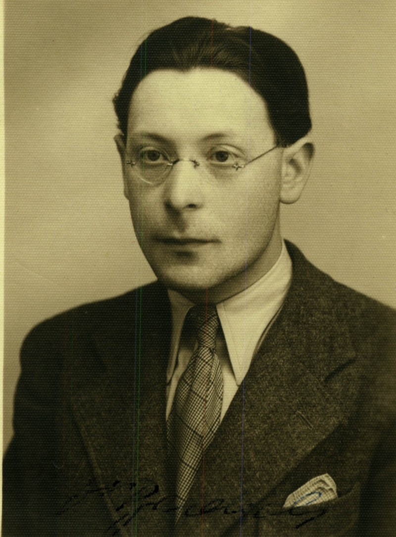 14 October 1914 | Czech Jew, Valtr Bardach, was born in Prague.

He was deported to #Auschwitz from #Theresienstadt ghetto on 6 September 1943. He perished in 1945 in Schwarzheide, a subcamp of Sachsenhausen.
