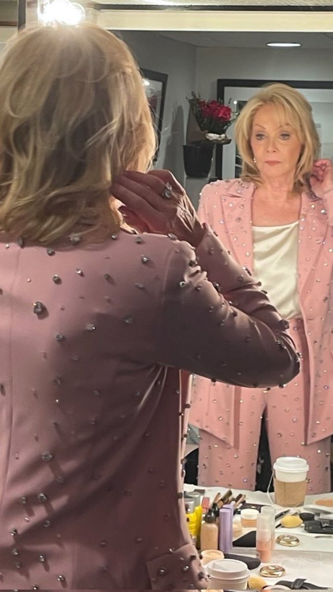 she’s fucking crazy 🤭