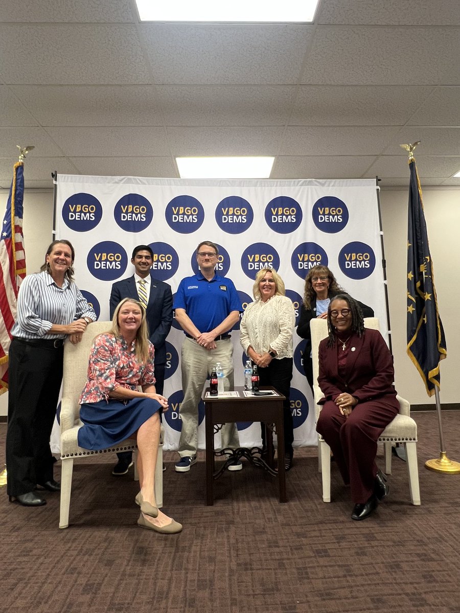 We gathered for a quick picture together after listening to James Carville. 

State Representative Tonya Pfaff, Mayor Brandon Sakbun, Councilmembers Amanda Thompson, myself, Cheryl Loudermilk, Tammy Boland, and Kandace Hinton.