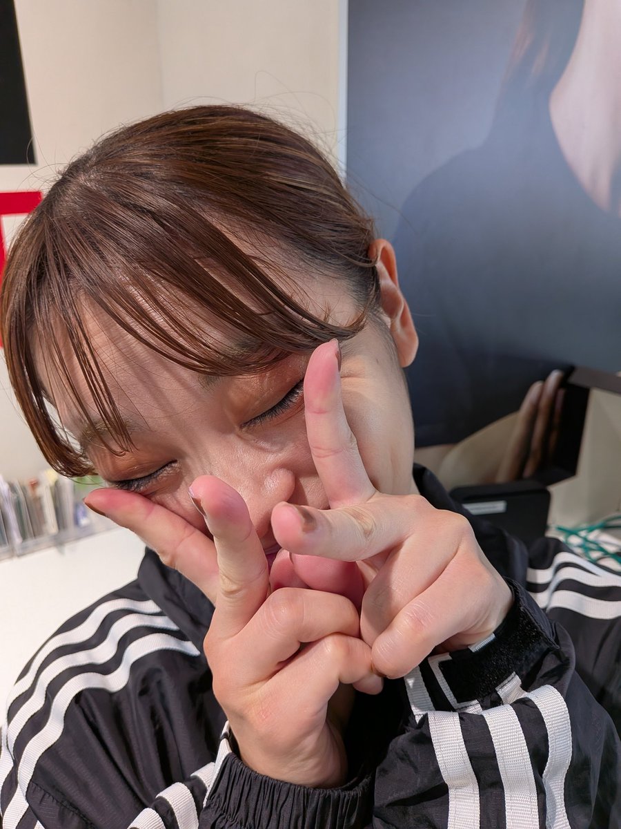 D1350429986533's tweet photo. お待たせしました🙇
今日紹介するトレーナーはコチラ!

池袋西口店の店長にして扇の要🪭
木村佳乃子【キムラカノコ】

グンマーが生んだエネルギッシュ旗頭🏴
270を超えるDr.Stretchという大海原🌊で頂点🏆とるため今日も池西の舵を切ります🚢

#店長
#オンリーワン池袋西口 https://t.co/QhfcqjVhnb