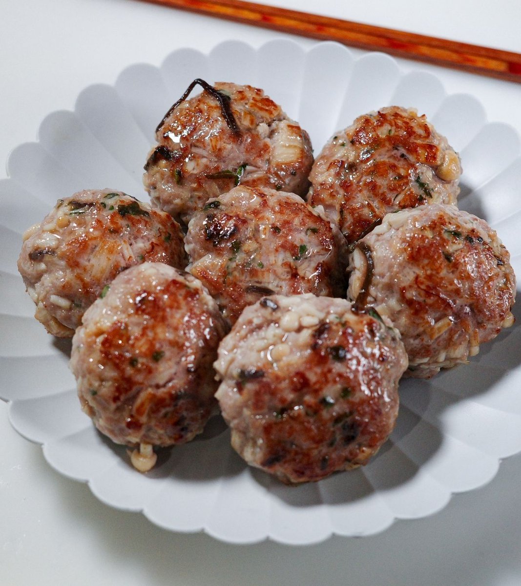 mtmtharb's tweet photo. ひき肉と野菜の比率を2:1にするとふわふわになるって覚えてからアレンジ無限だし失敗しない https://t.co/Bn7sScr5N5