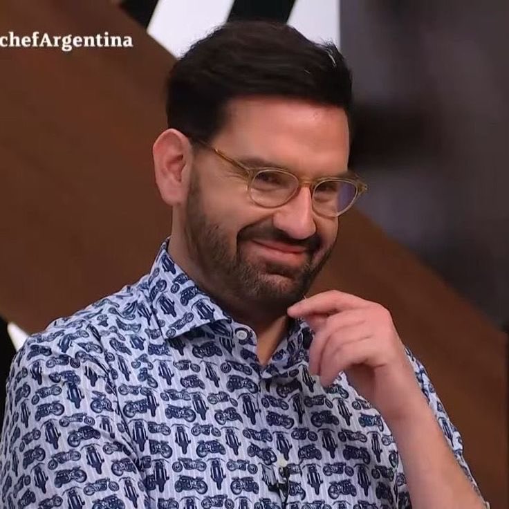 danielaabelen13's tweet photo. Estoy así esperando  #masterchefargentina https://t.co/iIpnSSCDN2