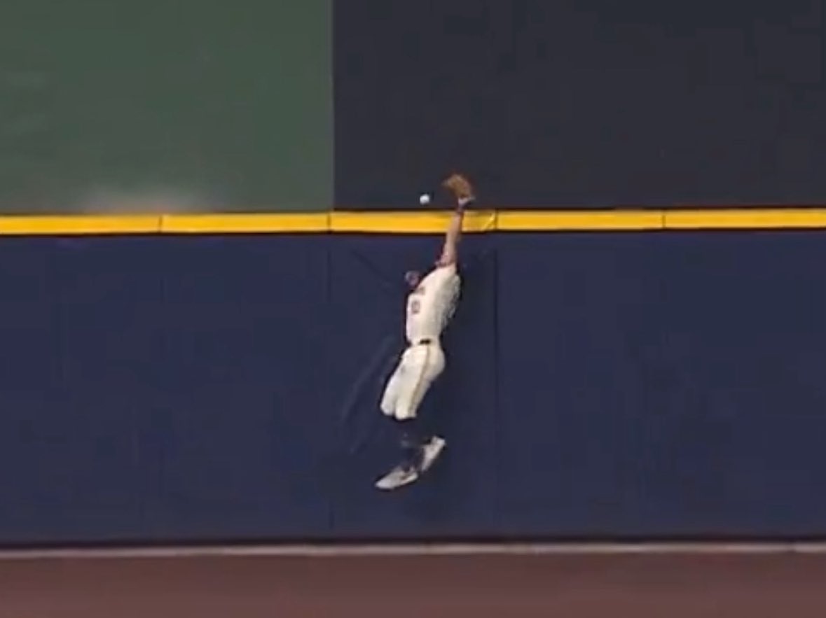GrantedLA's tweet photo. @barstoolsports This was an inning ending double play. 
Unreal. https://t.co/aC0CMhATr8