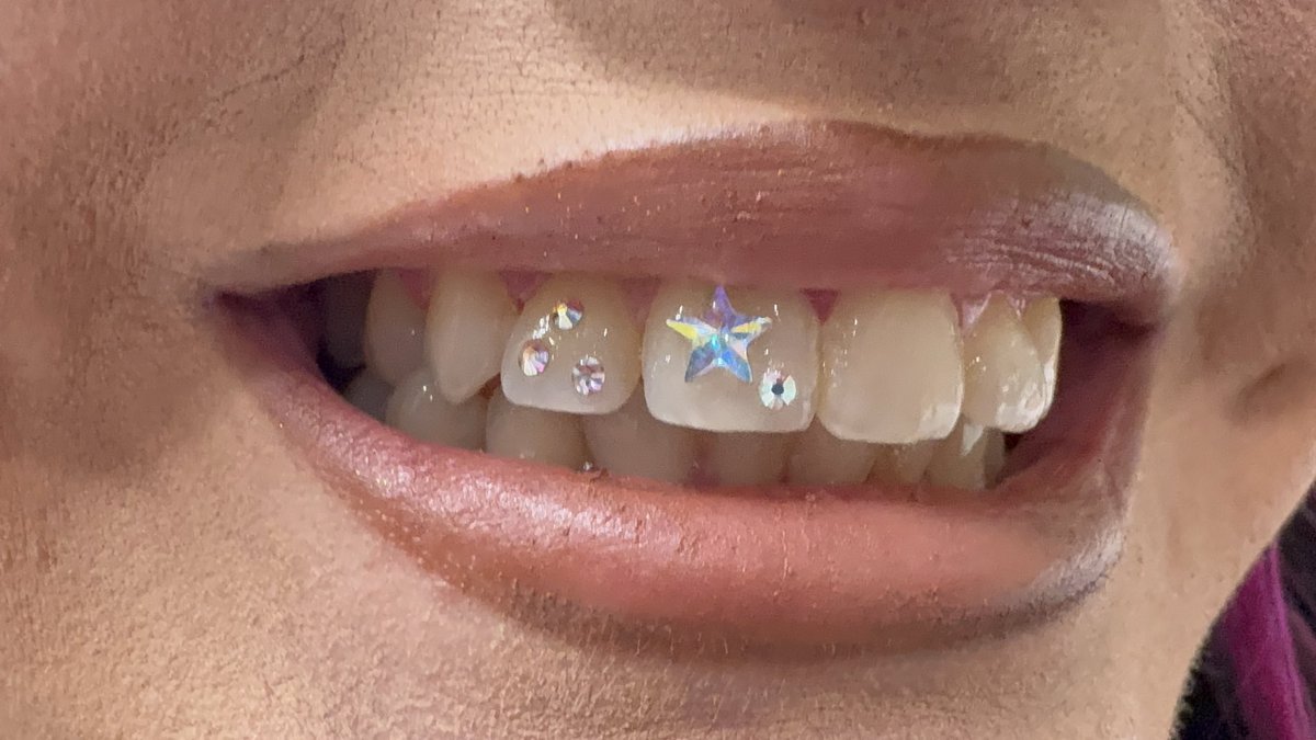 CaprcrnStallion's tweet photo. Get your #toothgems done with me in Los Angeles. DM me or @cat.gemz on Instagram to book your appointment! https://t.co/4RP9XlodOh