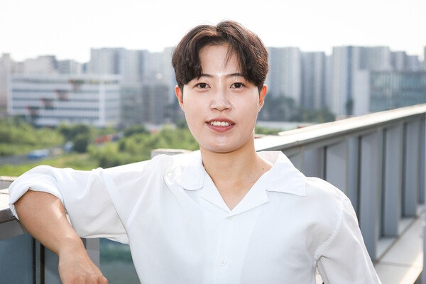 ‘대한민국 1% 체육수업’, 모델 만드는 전해림 체육교사
n.news.naver.com/mnews/article/…
"여자라서 안 된다"는 말을 수도 없이 들었지만, 지금은 여학생 체육의 판을 바꾸고 있는 사람. 전해림 체육교사에겐 '대한민국 1% 체육 수업'을 실현한다는 자부심이 넘쳐났다.