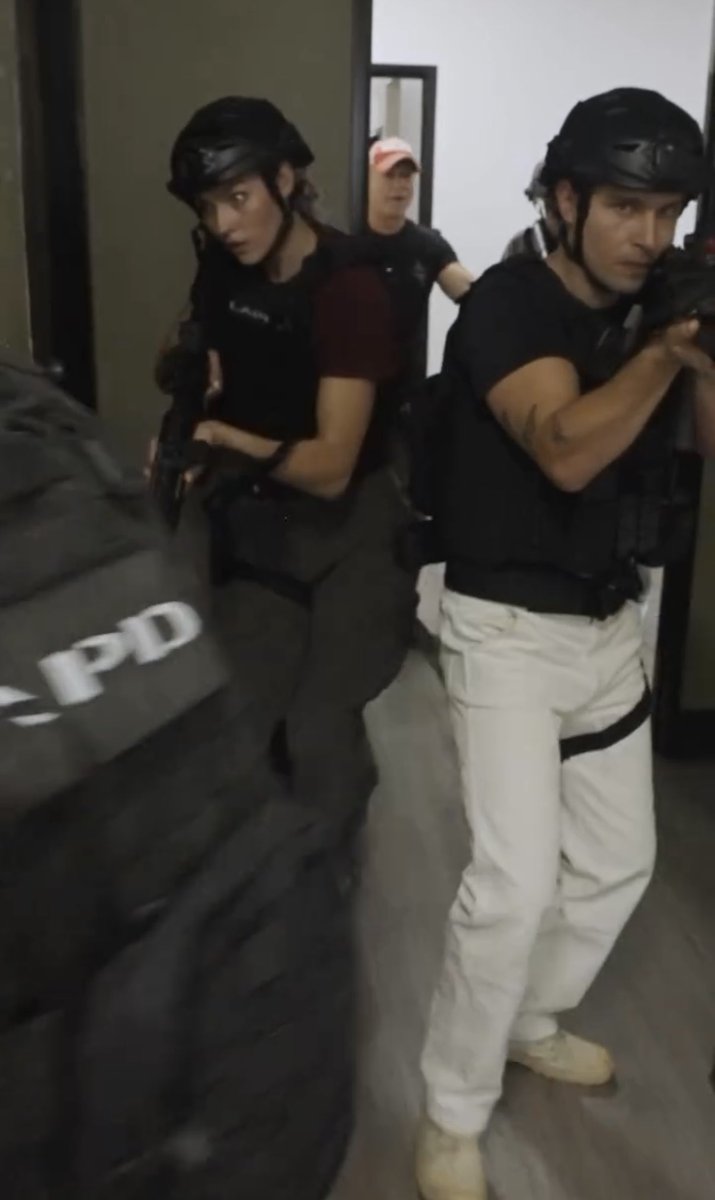 Ronen as Jude in SWAT Exiles is arrived😍😍😍😍

I am already in love with him❤️

#RonenRubinstein #SWATExiles