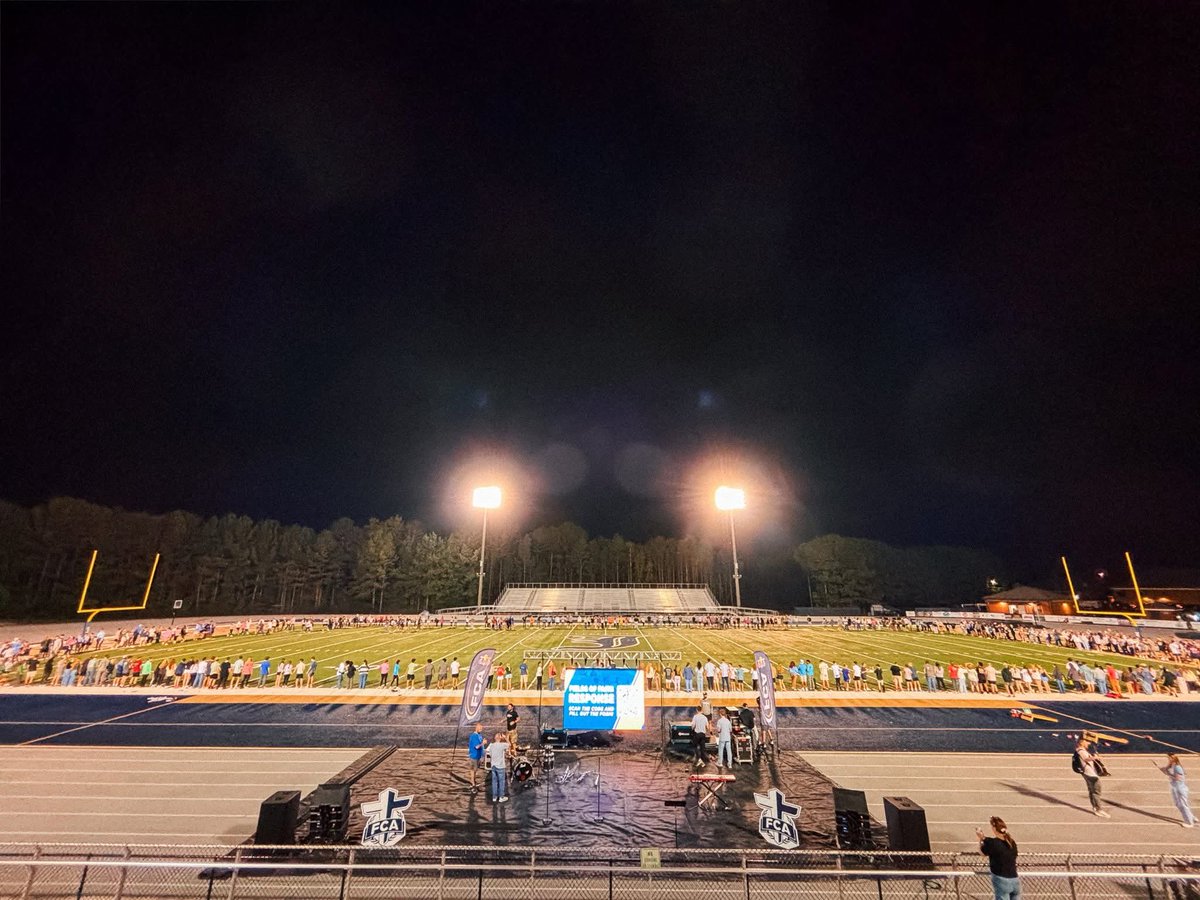 I was blessed to participate in last week’s Cheaha Valley ✝️ FCA Fields of Faith event at Jacksonville HS. I read the Apostle Paul’s words: “…that Christ died for our sins in accordance with the Scriptures…he was buried…he was raised on the third day.” #FCAteam