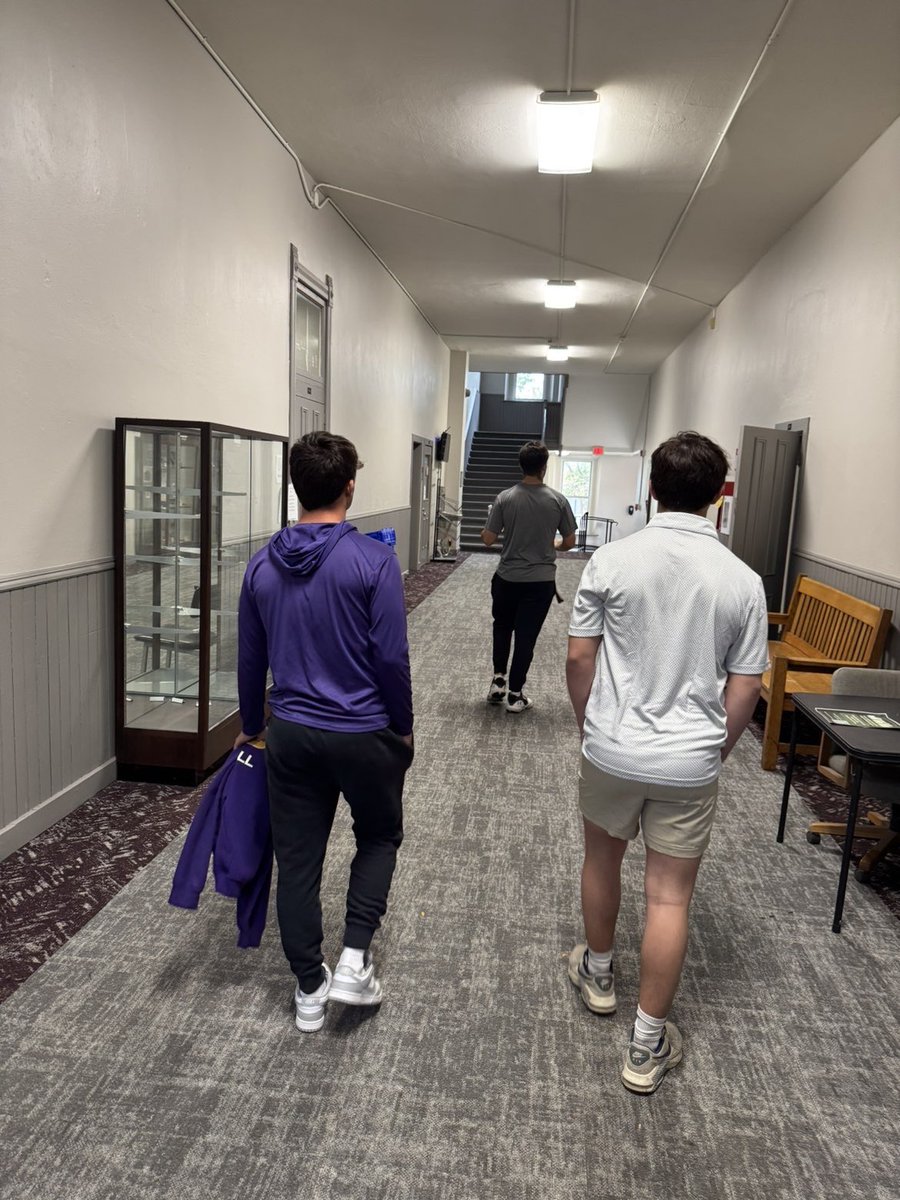 LennoxStPierre1's tweet image. Thank you to @nsuarez48 and the coaching staff for giving me the opportunity to go visit Eureka College.