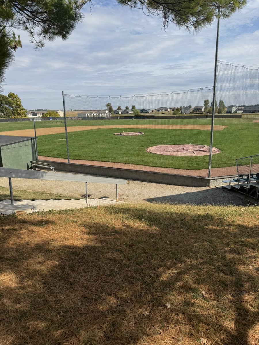 LennoxStPierre1's tweet image. Thank you to @nsuarez48 and the coaching staff for giving me the opportunity to go visit Eureka College.