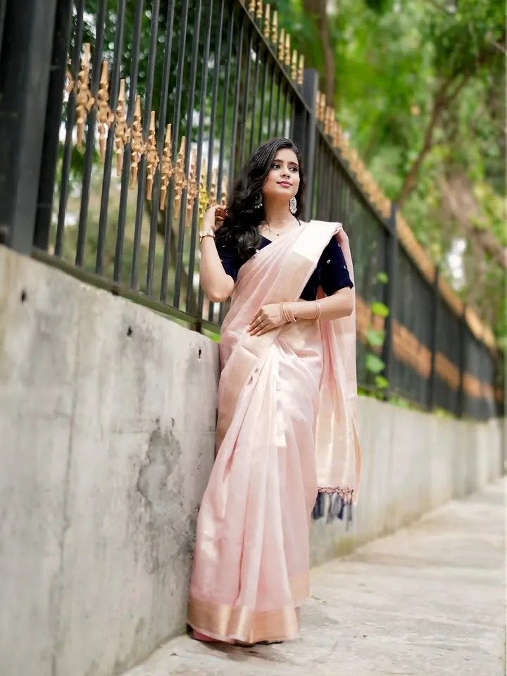 manisha_mithra's tweet photo. Don’t watch the clock; do what it does. Keep going. #sareegirl #sareeblouse #sareeflow #sareelook #sareepose #sareemagic #sareestyles #sareeswag #sareelove #sareeindia #girlsstyles #girlsswag #girlssaree #girlsposes #girlstrends #traditionallook😍 #traditionalsaree https://t.co/Hunr4sGsHu