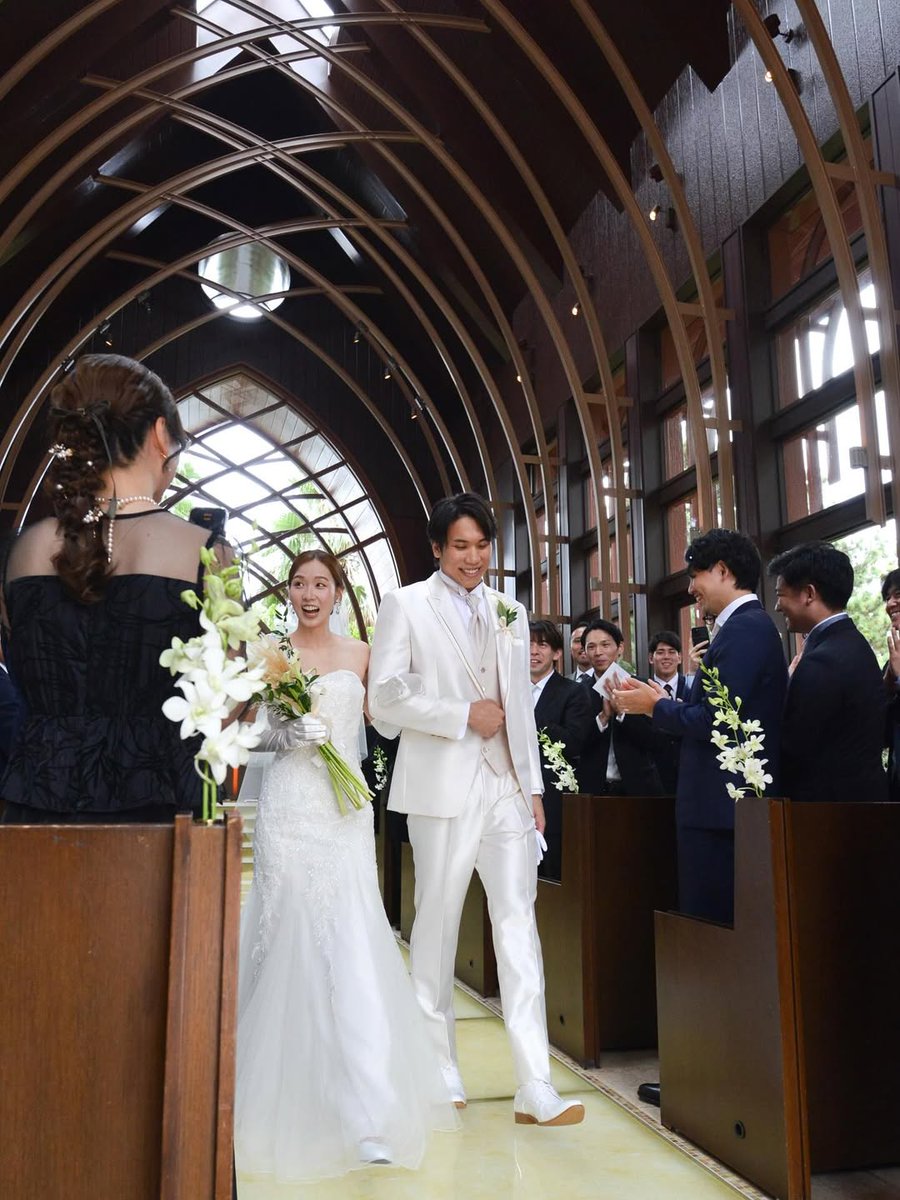 placole_dressy's tweet photo. 【オリンピック選手同士の結婚】
競泳100メートル日本記録保持者 松元克央選手と寺村美穂選手が結婚式を開催♡

シェラトンホテルグランデトーキョーベイホテルでの結婚式の様子や、演出で取り入れたパシャスナップについてもご紹介📸
https://t.co/KT93VPbWVt https://t.co/ixjpF4zokX