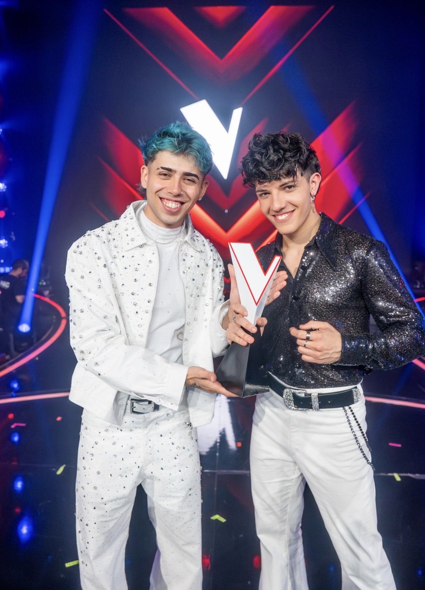 🎤 NICOLÁS BEHRINGER CAMPEÓN!
#LaVozArgentina 
DEBUT CON GLORIA PARA <a href="/luckraok/">luck ra</a>