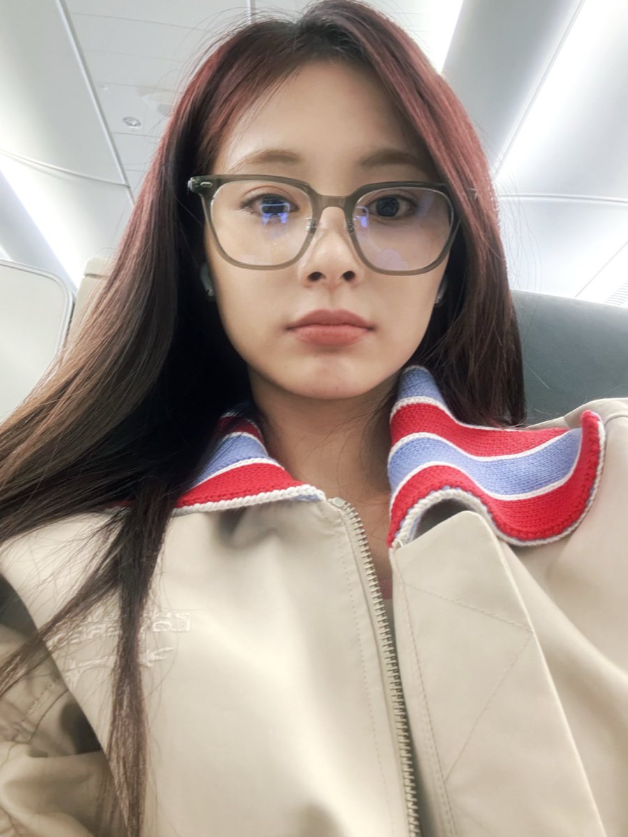 tzucervo's tweet image. Tzuyu via bubble 🫧
🗣️: Tzuyu está animada para o evento da Victoria secrets?
🦌: se eu to animada? Eu vou me esbaldar no meio de tanta mulher de calcinha e sutiã