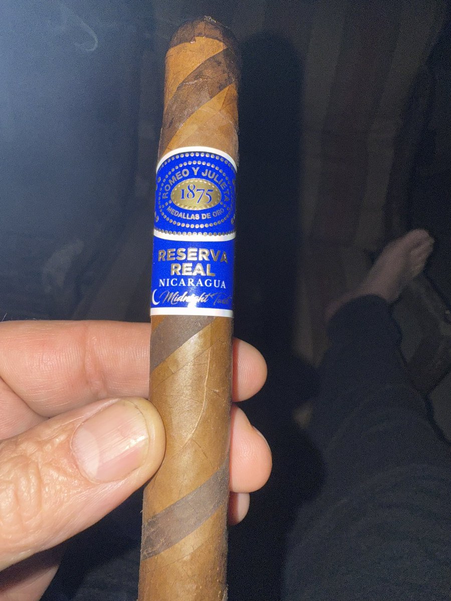 I’m usually not a fan of Romeo and Juliet but this one has changed my mind great flavor, easy pool, medium to full strength and must try for the money