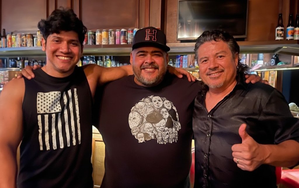 Coincidiendo con grandes amigos.
@CesarTorres @MarioMonaco
#LondonPub