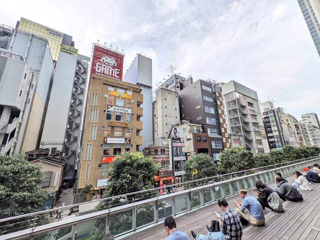 I love the UDX building balcony at Akiba... Such a view!