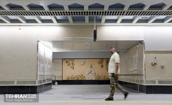 patobonato's tweet photo. 🇮🇷 Irán inaugura la nueva estación de metro “Santa Virgen María” en Teherán.

El metro está lleno de símbolos cristianos. https://t.co/tx7qaC8Fd4