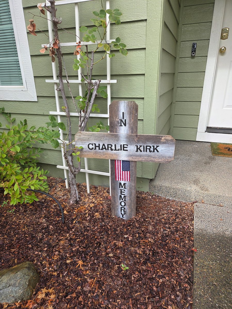 CSharpDad's tweet image. My neighbor made a Charlie Kirk memorial cross.. and my wife and I admired it and praised him for it.. today he dropped by and gave us a duplicate of the cross! God bless him.. and God bless Charlie and the Kirk family!