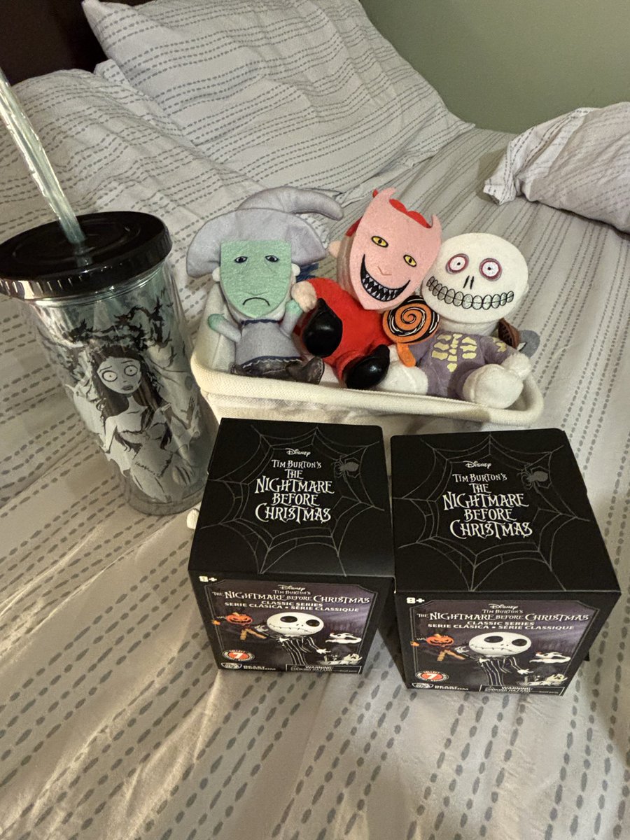 カナダでゲットできたの最高すぎる〜😭🇨🇦🖤