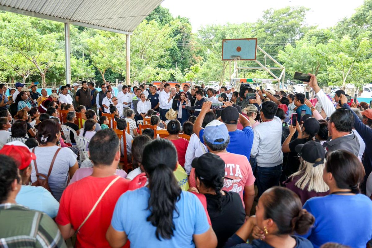 Alejandro Armenta (@armentapuebla_) on Twitter photo Con profundo amor por Puebla 🫶🏼, trabajamos unidos para apoyar a quienes más lo necesitan 🫂.
En el Refugio Temporal de El Carrizal, Pantepec, junto a la coordinadora de <a href="/GobiernoMX/">Gobierno de México</a>, <a href="/Letamaya/">Leticia Ramírez Amaya</a>, y con el respaldo de nuestra presidenta, la Dra. <a href="/Claudiashein/">Claudia Sheinbaum Pardo</a>, acompañamos a las Con profundo amor por Puebla 🫶🏼, trabajamos unidos para apoyar a quienes más lo necesitan 🫂.
En el Refugio Temporal de El Carrizal, Pantepec, junto a la coordinadora de <a href="/GobiernoMX/">Gobierno de México</a>, <a href="/Letamaya/">Leticia Ramírez Amaya</a>, y con el respaldo de nuestra presidenta, la Dra. <a href="/Claudiashein/">Claudia Sheinbaum Pardo</a>, acompañamos a las