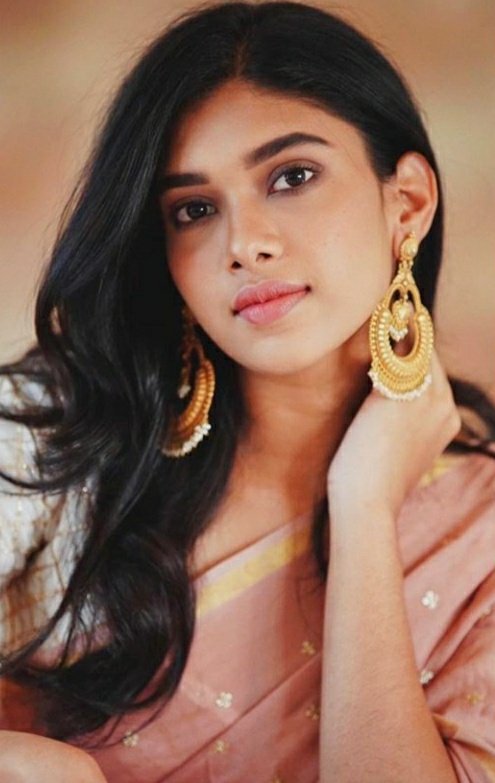 Raviarasu (@dir_raviarasu) on Twitter photo Happy Birthday Dushara Vijayan one of the greatest gifts for Indian cinema 🌟
Charismatic and most Brilliant actress ✨
You have lifted up the energy of the whole sets of #Magudam 👑 with your Aura ⚡
Wishing the Most Beautiful and Highly Talented 💫 Dushara Vijayan MANY MANY Happy Birthday Dushara Vijayan one of the greatest gifts for Indian cinema 🌟
Charismatic and most Brilliant actress ✨
You have lifted up the energy of the whole sets of #Magudam 👑 with your Aura ⚡
Wishing the Most Beautiful and Highly Talented 💫 Dushara Vijayan MANY MANY