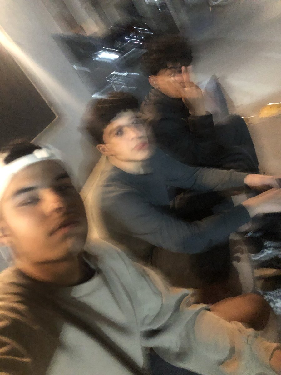 Lat_teee's tweet photo. extraño la skatesquad😪 https://t.co/uraKxtObpA