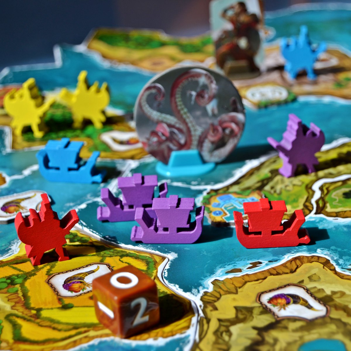 Hoy en JUEGOS VEDIDOS: #Cyclades Edición Legendaria. Lo compré con muchísimas ganas de salseo e interacción. Su mayor hándicap fue lo lento que se hacía el desarrollo de la partida. A estos juegos les pido dinamismo, tensión y que me mantengan atenta a la partida...y no pasó.