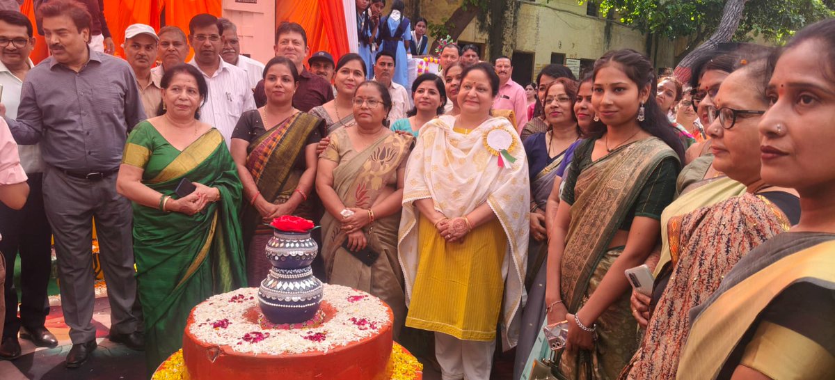 दिनांक 14.10.25 को 69वीं  प्रदेश स्तरीय शतरंज प्रतियोगिता का उद्घाटन चिरंजी लाल बालिका इंटर कॉलेज अलीगढ में किया गया.
<a href="/CMOfficeUP/">CM Office, GoUP</a>
<a href="/InfoDeptUP/">Information and Public Relations Department, UP</a> <a href="/UPGovt/">Government of UP</a>