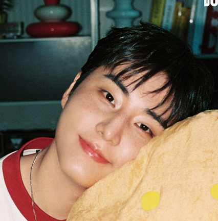 어떡해.,..
주근깨너무귀여워어떡해ㅣ..나어떡해,...이아기어떠캐...