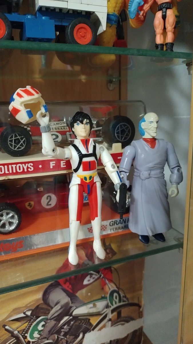 revista_FA's tweet image. La línea de #Robotech, original de #Matchbox de 1985, tuvo una segunda vida en 1992 de la mano de #HarmonyGold. Son muy poco conocidas, a pesar de lo bien hechas que están y de lo icónica que es la serie original de televisión. Aquí el prota, Rick Hunter, y el Maestro (3.75'').