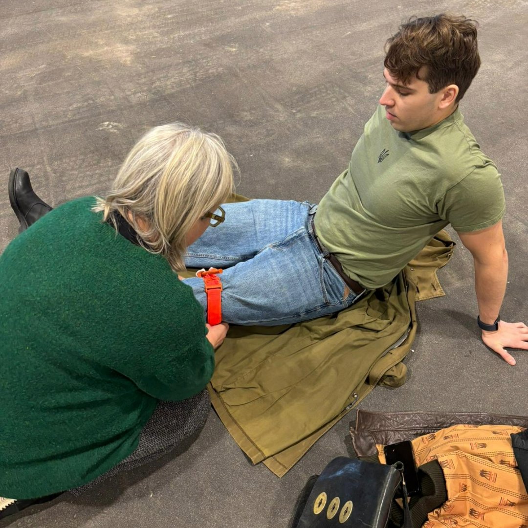 Vi på OperationAid samarbetar med Rekyl för att utbilda vår personal i First Responder-kursen. Kunskap om katastrofal blödning kan rädda liv, särskilt i krig. Tack Rekyl för ert viktiga arbete!