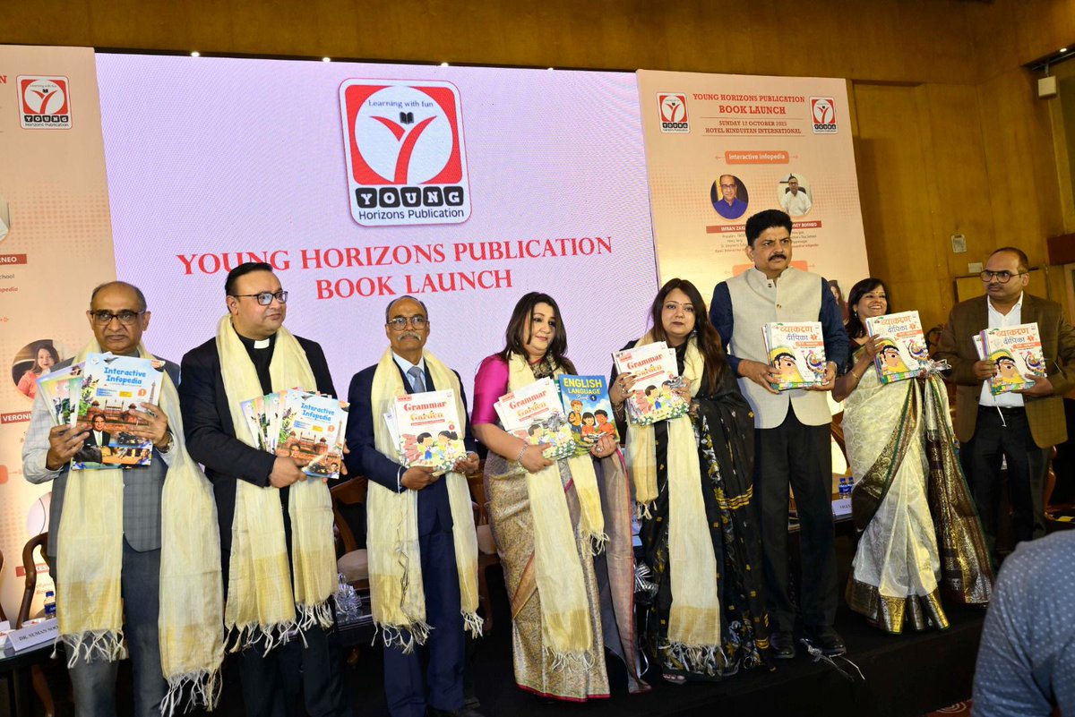🇷🇺🇮🇳On October 12, Mr. Maxim #Kozlov, #Russian Consul General in Kolkata, along with his Spouse Mrs. Natalia Gerasimova attended a #book launch #ceremony of #teaching materials for school #children prepared and published by various educational #institutions of #Kolkata.