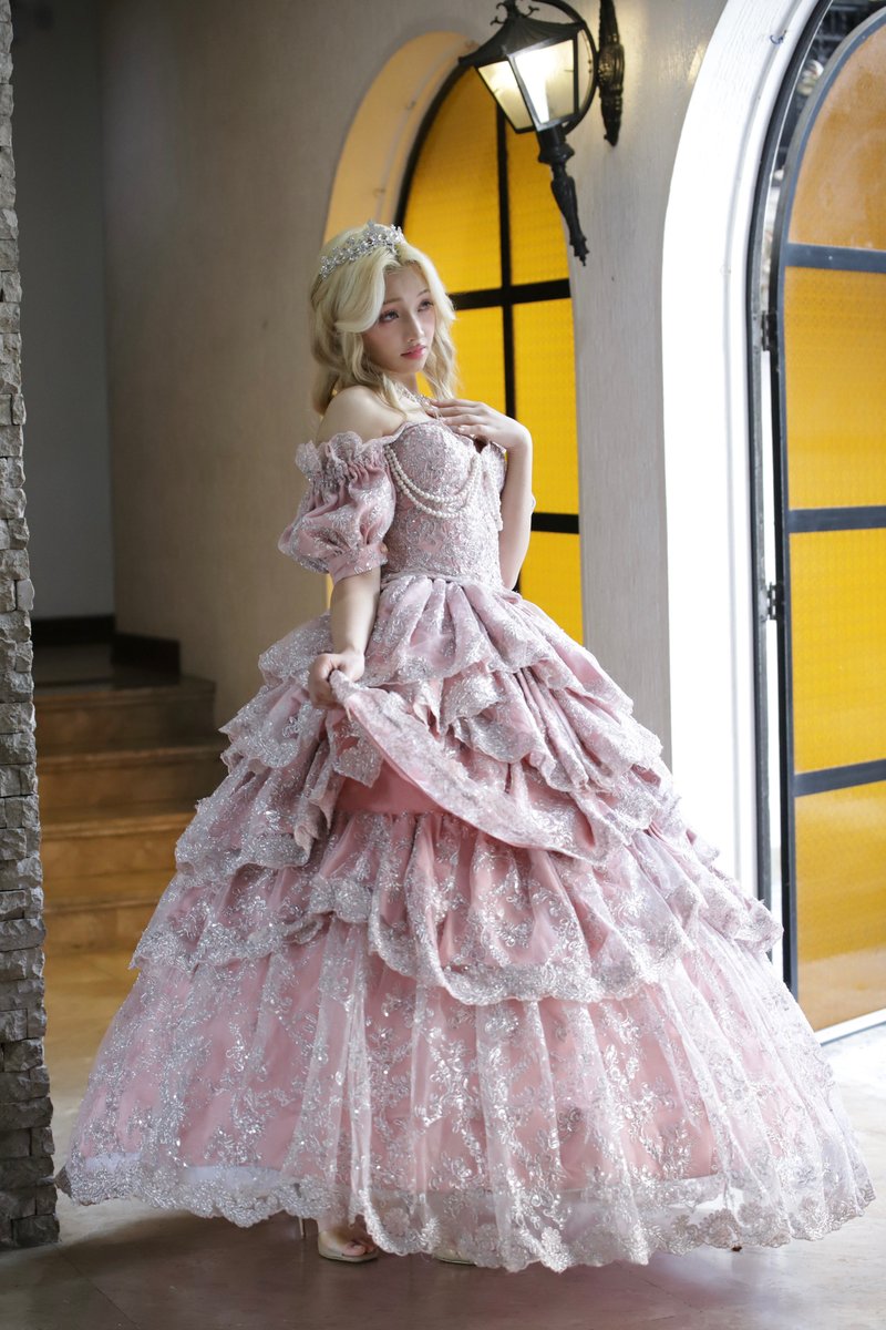 is she even real? 😭💗