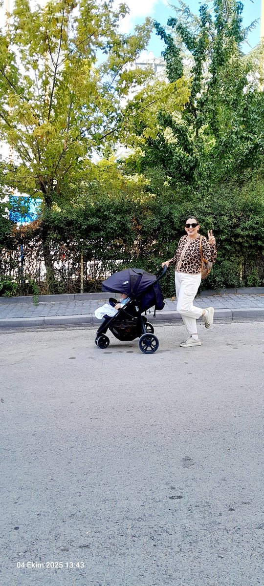 Sorarlarsa çok cool anne oldu dersiniz ✌️