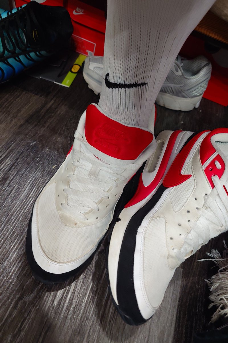 CurwenSimon's tweet photo. #ootd #nike #airmaxbw over white #nike #drifit #socks
•
•
•
#nikebw #airmax #nikeairmax91 #nikeairmaxbw #airmax91 https://t.co/scd7pe2jdG
