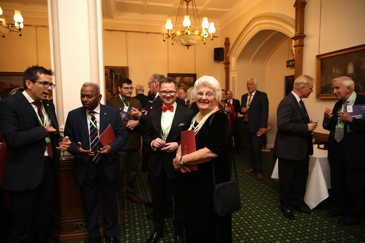 W czwartek, 9 października, w budynku Parlamentu Brytyjskiego <a href="/FedPolUK/">Federation of Poles in GB</a> zorganizowało uroczystość upamiętniającą 1000-lecie koronacji pierwszego króla Polski – Bolesława Chrobrego.
Wydarzenie, które odbyło się w Sali Churchilla w Houses of Parliament, Westminster, zgromadziło