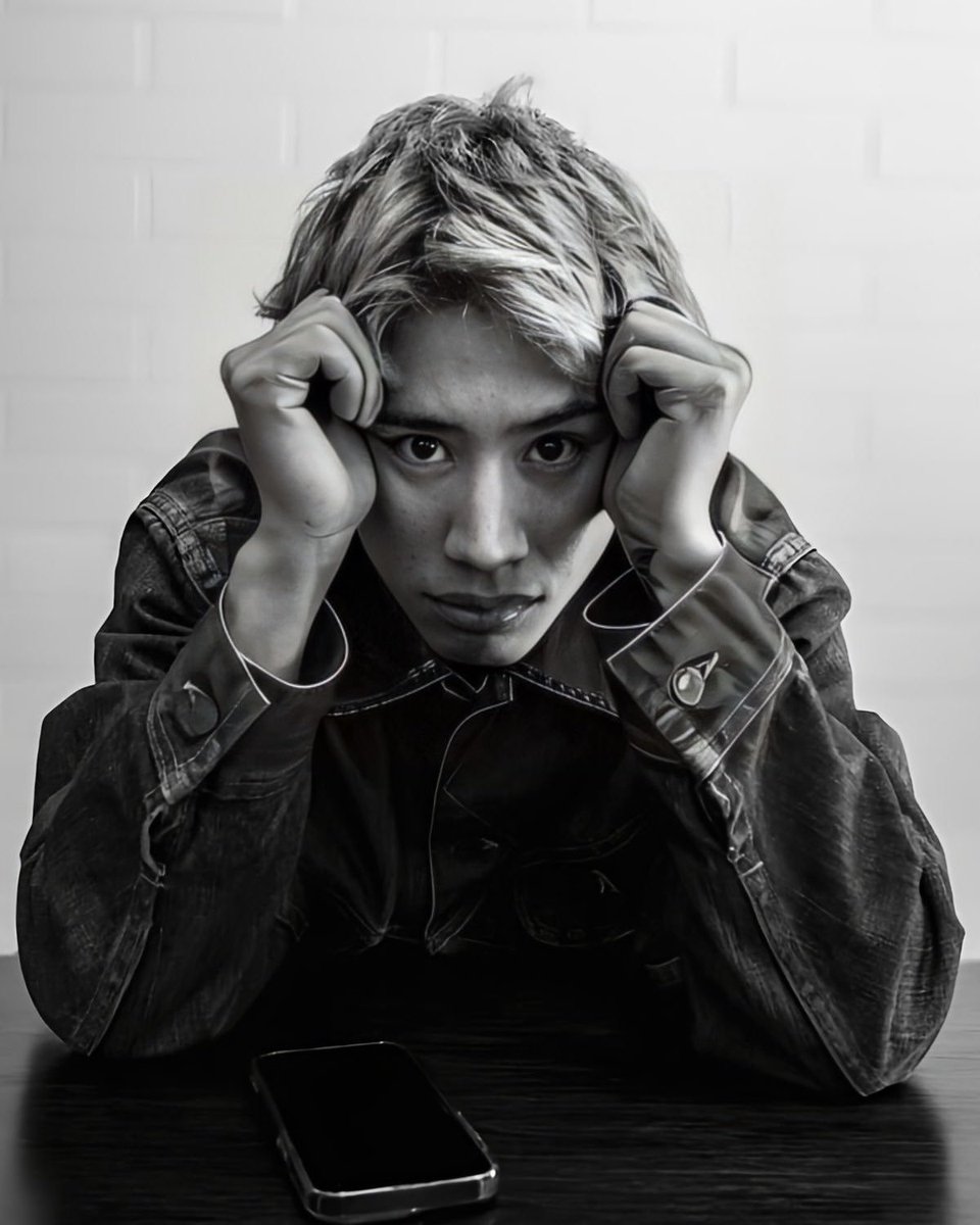 過去の今日=2025年2月21日

ONE OK ROCKによるアルバム「DETOX」がリリース。Takaは本作を作る上で『アルバムのコンセプトを題材にした40ページ程の本を作り、その内容に共感した人と共に制作する』という異例の方法を取り入れた。アルバム名を訳すと「消毒」や「解毒」といった意味。