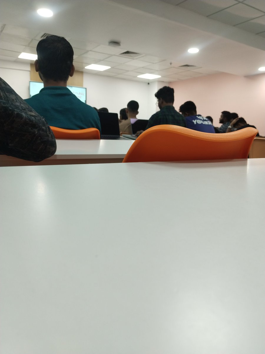 rudrakshpnchl's tweet image. New day, New Chapter.
Being in College, Still i prefer @reactjs docs > college proffs.
#reactjs #WebDevelopment #WebDev #frontenddevelopment #buildinpublic #buildinginpublic #LearnInPublic