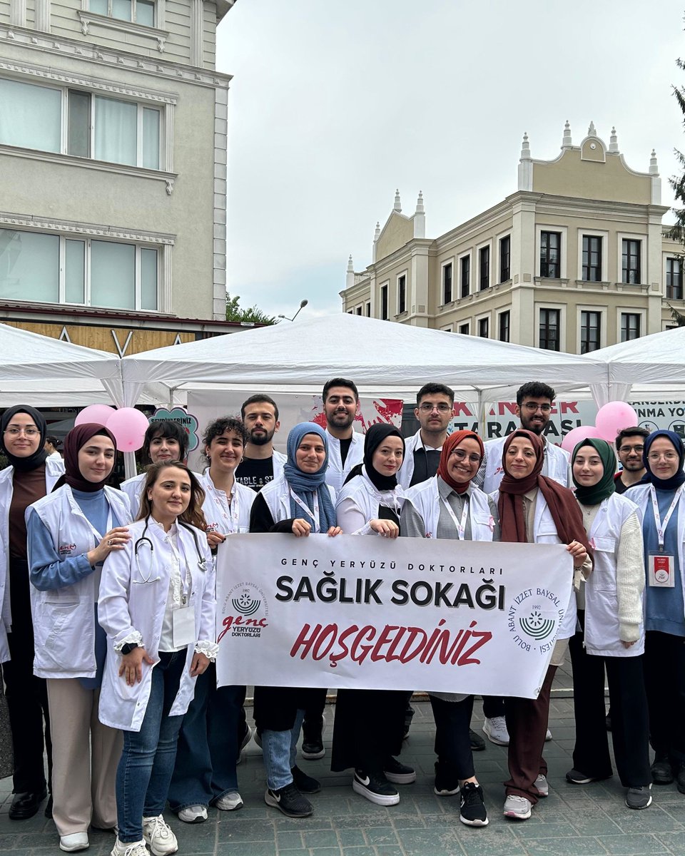 Bolu Genç YYD topluluğumuz ile birlikte bir başka Sağlık Sokağı projesine imza attık. 🩺 
 ✅ Akılcı ilaç kullanımı,
 ✅Tansiyon ölçümü,
 ✅Beden kitle indeksi ölçümü,
 ✅Glokom testleri ile hem sağlık taramaları gerçekleştirdik hem de bilgilendirmeler yaptık.⏱️
Gençler olarak