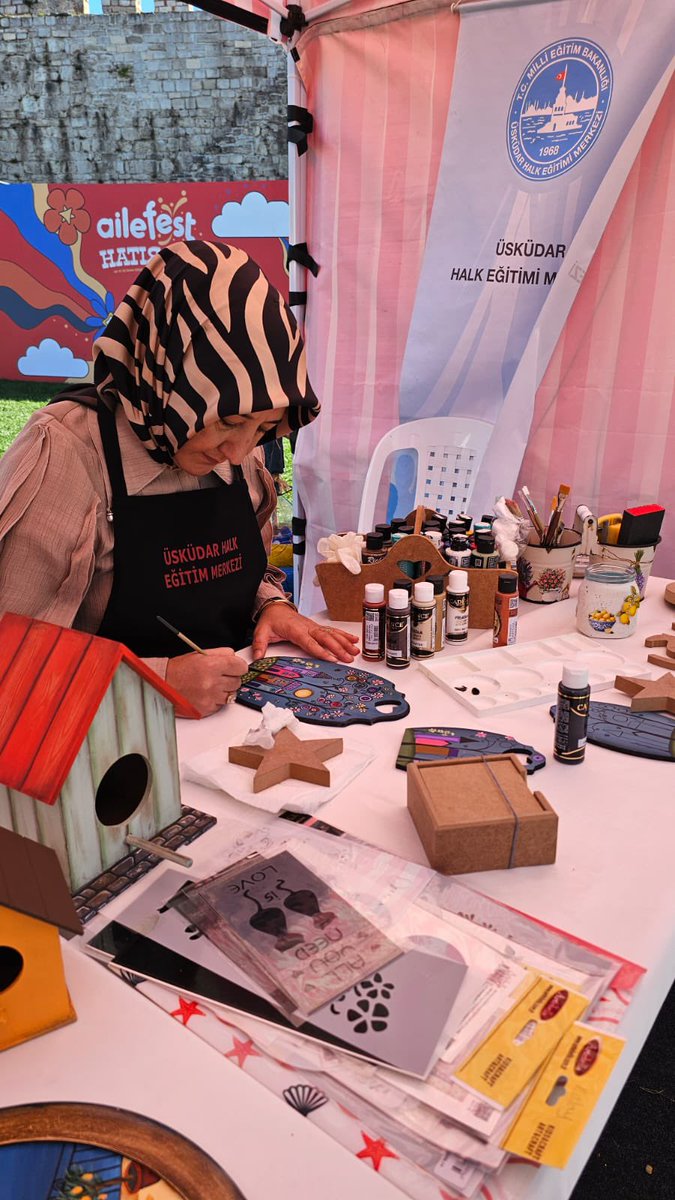 Fatih Belediyesi’nin  Aile Yılı kapsamında  düzenlediği Aile Festivali’nde kurumlarımız halk oyunları gösterisi ve workshop çalışmaları ile  başarılı bir şekilde yer aldılar. <a href="/istanbulilmem/">İstanbul İl Millî Eğitim Müdürlüğü</a> <a href="/MucahitYentur/">Murat Mücahit Yentür</a> <a href="/izekier53/">İrfan Zeki ER</a> <a href="/mem_ozturk/">Mustafa ÖZTÜRK</a>